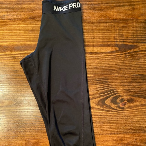 Nike pro capris - Picture 2 of 2